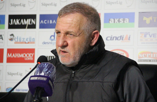 Erzurumspor'da Mesut Bakkal ile yollar ayrıldı