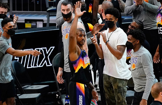 Chris Paul rekor kırdı Phoenix Suns farka koştu