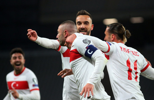 Burak Yılmaz'dan Ronaldo'lu istatistiğe dikkat çeken yanıt