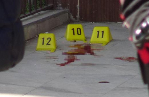 Aydın'da bir kadın cinayeti daha! Evinin önünde kurşun yağdırdı