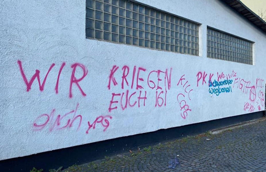 Almanya’da PKK’dan camiye çirkin saldırı! Küfür ve tehdit yazdılar