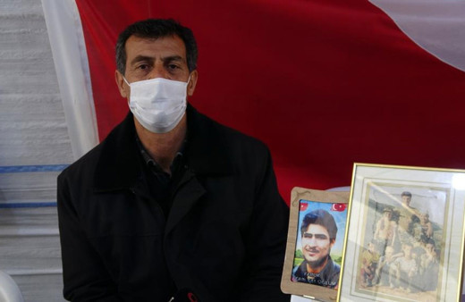 Evlat nöbetindeki babadan çağrı: Oğlum beni duyuyorsan kaç gel