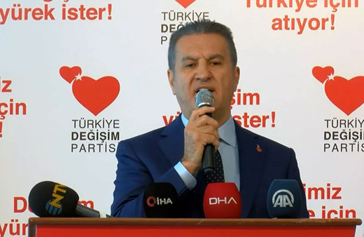 Miçotakis'e tepki: Baban darbe olduğunda Türkiye'ye sığındı