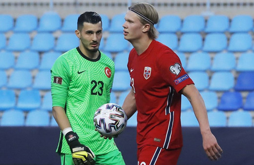 Haaland için gönderdiler Uğurcan Çakır'a hayran kaldılar