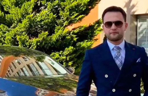 Kürşat Ayvatoğlu'nun pudra şekeri