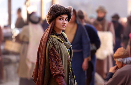 Uyanış: Büyük Selçuklu yıldızı Sevda Erginci'ye dolandırıcılık şoku!