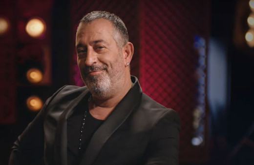 Gösterisinin biletleri tükenen Cem Yılmaz sosyal medya hesabından hava attı