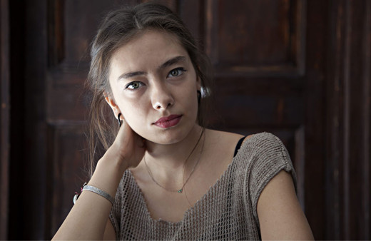 Neslihan Atagül çare bulamadı yurt dışına gitti hastalığı yüzünden diziden ayrılmıştı