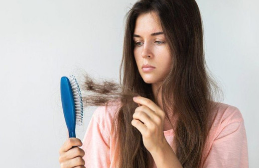 Saç dökülmesi nasıl önlenir saçı doğal halinde ve renginde bırakmak gerekiyor