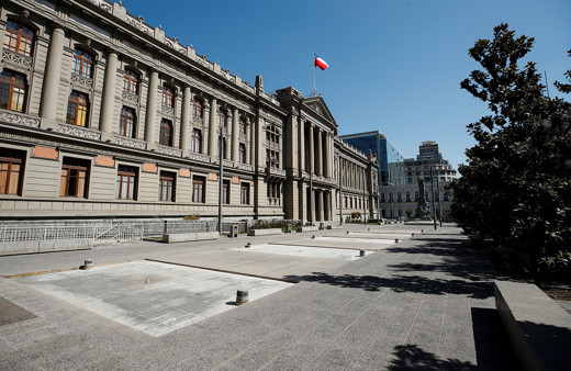 Şili koronavirüs nedeni ile tüm sınırlarını kapatacak