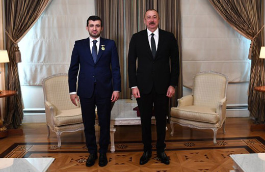 Azerbaycan Cumhurbaşkanı İlham Aliyev'den Selçuk Bayraktar'a madalya! SİHA teşekkürü