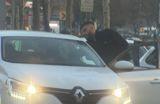 Beyoğlu'nda trafik magandası tartıştığı sürücüyü darp etti o anlar kameda