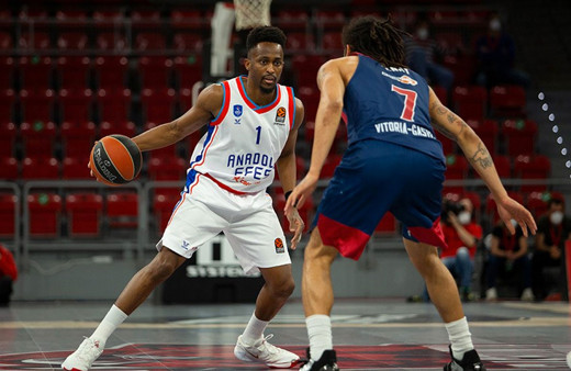 Anadolu Efes, Baskonia'nın fişini uzatmada çekti