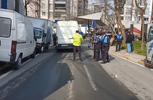 Beylikdüzü'nde geri manevra yapan aracın altında kalan imam öldü