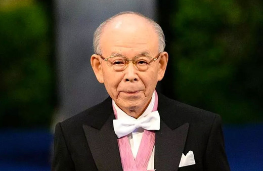 LED'i icat ederek 2014'te Nobel Fizik Ödülü'nü kazanan Japon fizikçi Akasaki öldü