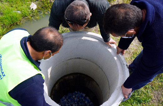 Lüleburgaz'da 'kanalizasyon tıkandı ihbarına' giden ekipler şaşkına döndü