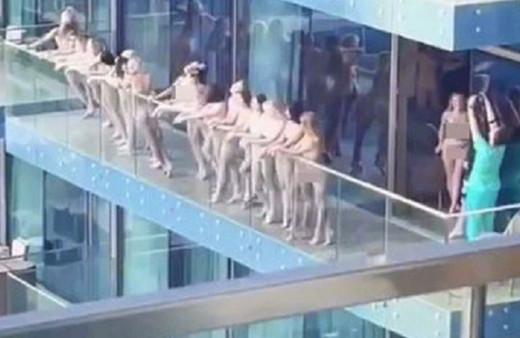 Dubai’de gökdelende çıplak poz veren bir grup kadına gözaltı
