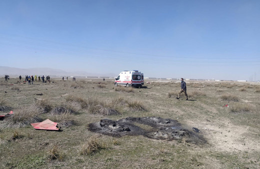 Konya'da Türk Yıldızı uçağı düştü pilot Burak Genççelebi şehit oldu!