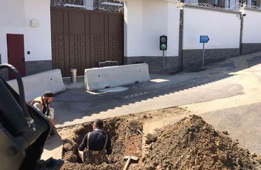 Mansur Yavaş kendisini tehdit eden Çin Büyükelçiliği önünde kazı çalışması başlattı