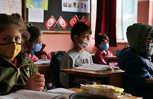 İstanbul'da uzaktan eğitim kararı bekleniyor! 9 ilde yüz yüze eğitime ara verildi