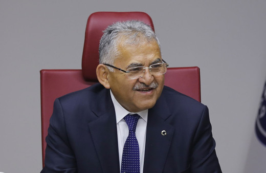 Kayseri Büyükşehir Belediye Başkanı Memduh Büyükkılıç koronavirüse yakalandı