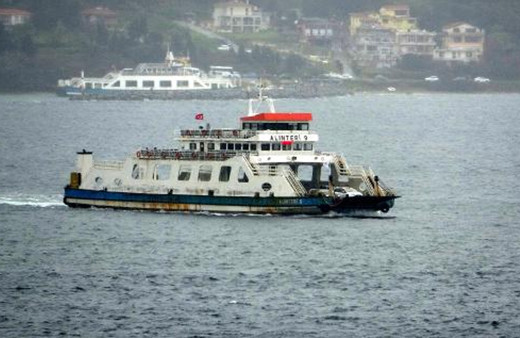 Ege Denizi'nde fırtına: Gökçeada ve Bozcaada seferlerinin bazıları iptal edildi