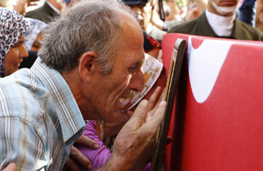 Şehit babası: 'Duydum ki oğlumun kanı yerde kalmamış, biz bunların üstesinden geliriz'