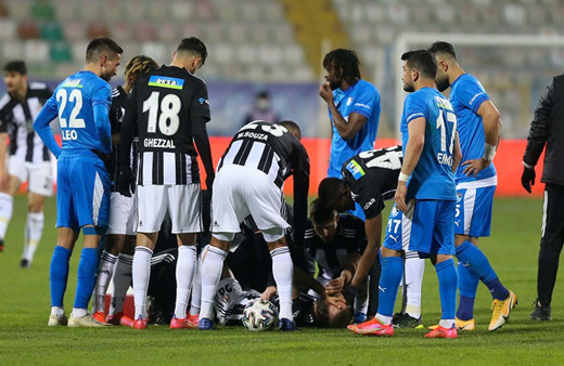 Beşiktaş'ta Cenk Tosun sakatlandı! Kötü haberi Sergen Yalçın verdi