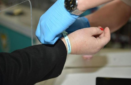 KKTC’de bileklikle karantina takip sistemi uygulaması başladı! Fiyatı 750 TL