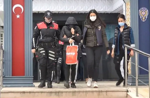 Böylesi görülmedi! Bursa'da ''kameralı gözlük'' ile fuhuş skandalı!