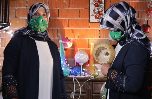 Sakarya'da balkonu atölyeye çevirip üretime başladı! Dört bir yandan sipariş yağıyor