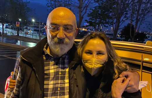 Ahmet Altan tahliye edildi! İşte ilk fotoğrafı