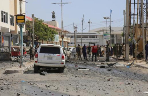 Somali'de yola tuzaklanan patlayıcı infilak etti: 17 ölü 2 yaralı