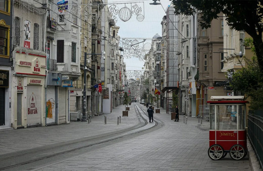 Türkiye genelinde hafta sonu kesintisiz uygulanacak sokağa çıkma kısıtlaması başladı
