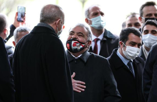 Turgut Özal mezarı başında anıldı! Cumhurbaşkanı Erdoğan, Özal için Kur'an-ı Kerim okudu