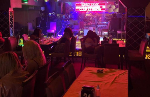 Adres yine Konya! Mührü kırılan mekana polis baskın yaptı: 53 kişi yakalandı