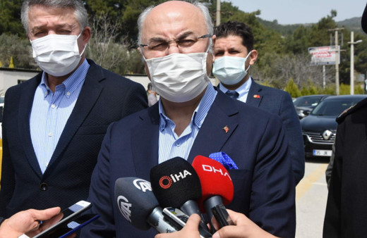 Vali Yavuz Selim Köşger: İzmir'de vaka sayılarında düşüş yok