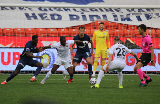 Gaziantep FK ve Kasımpaşa arasında gol düellosu