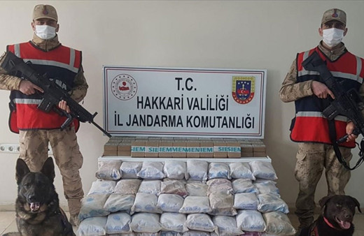 Hakkari'de 105 kilogram uyuşturucu ele geçirildi