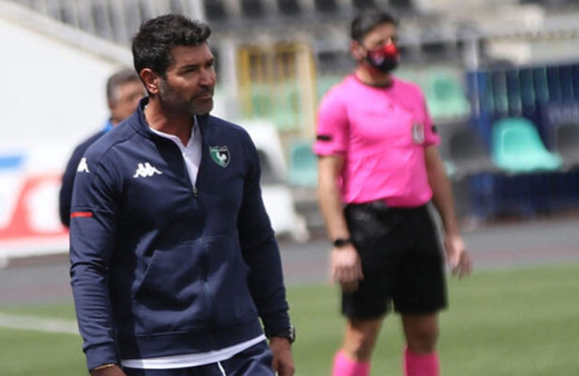 Denizlispor teknik direktörü Hakan Kutlu görevini bıraktı