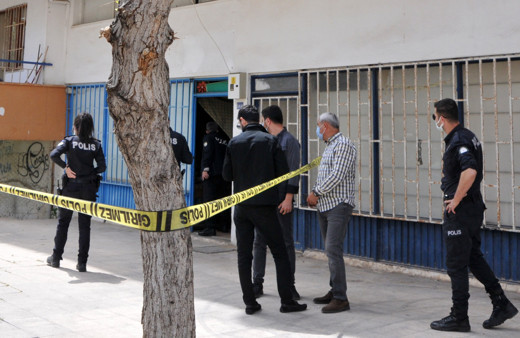 Antalya'da 2 hafta önce polise 'iyiyim' demişti! Eve giren muhtar şok oldu