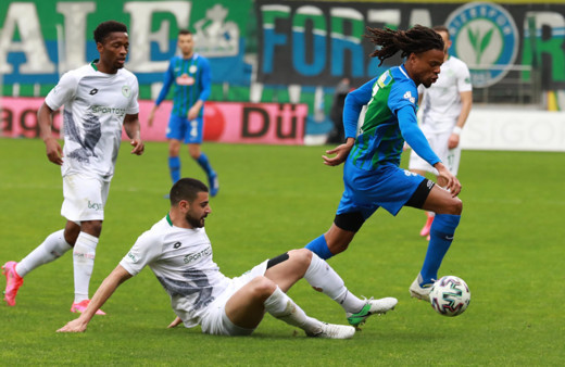 Çaykur Rizespor gol düellosunda Konyaspor'u yendi