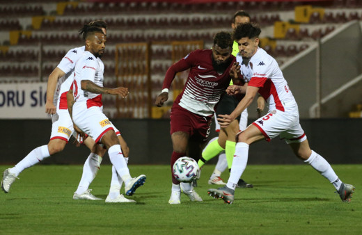 Hatayspor konuk ettiği Antalyaspor'u devirdi