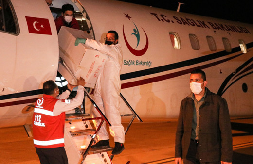 Türkiye'den KKTC'ye 40 bin doz Kovid-19 aşısı daha gönderildi! Sayı 140 bine ulaştı