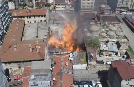 Fatih'te emniyetin deposunda yangın çıktı! Patlamalar yaşandı