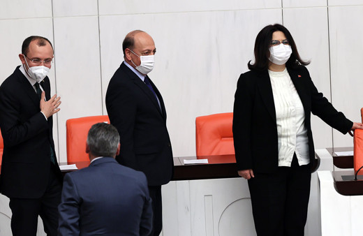Kabineye atanan üç yeni isim TBMM'de yemin etti! İşte Meclis'ten çarpıcı görüntüler