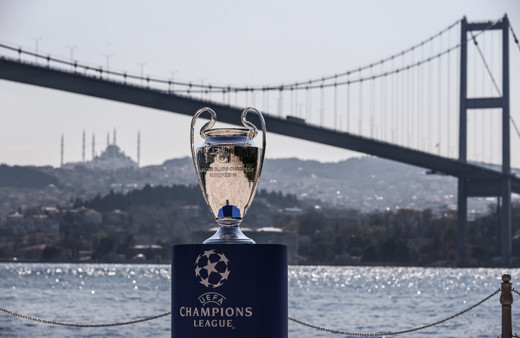 Şampiyonlar Ligi kupası İstanbul'da görücüye çıktı