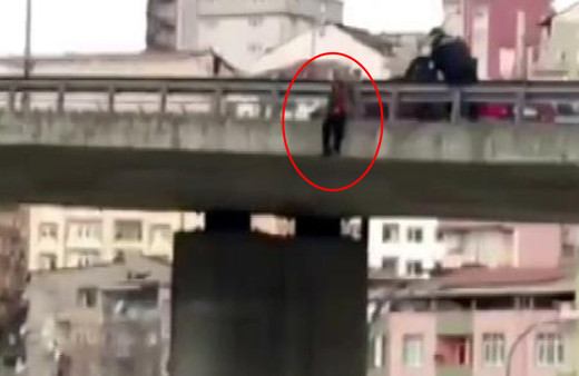 İstanbul'da viyadükte intihar alarmı! Ekipler harekete geçti işte o anlar