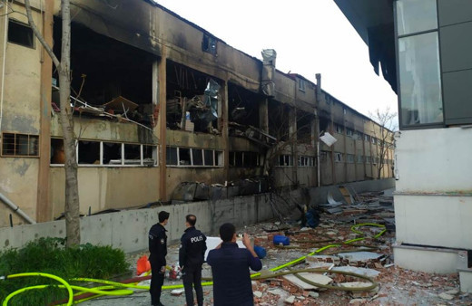 Bağcılar'da ambalaj fabrikasında patlama