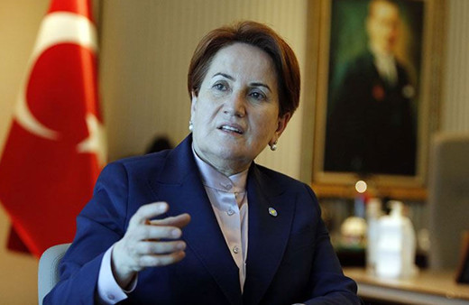 Meral Akşener'e HDP'li Semra Güzel'in PKK'lıyla fotoğrafı soruldu Meclis'te ne oy verecekler?